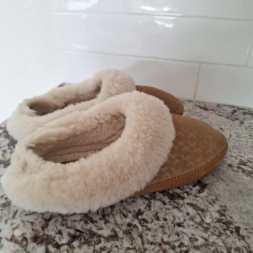 Tory Burch genuine Leather Suede sheepskin fur slippers size 7